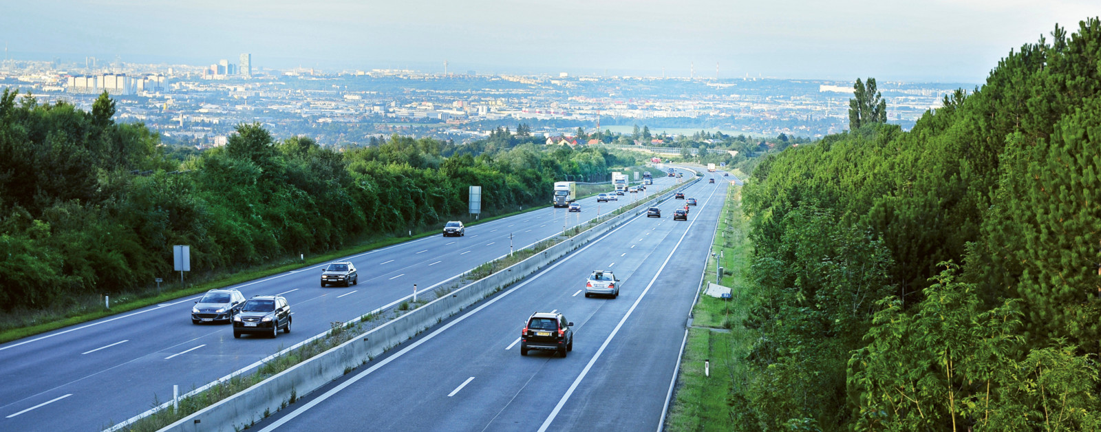 Viaggiare in auto con catene a bordo: ora si possono usare anche