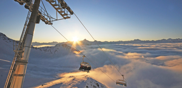     Jazda vlekom pri západe slnka vo Východnom Tirolsku 