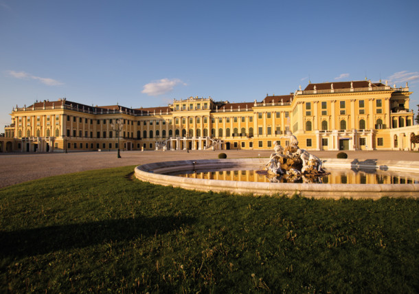     Schoenbrunn Palace in Vienna 