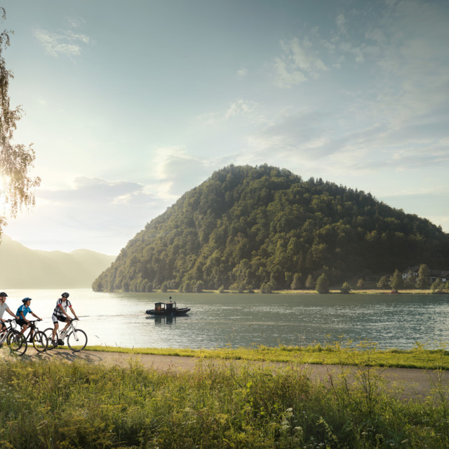     Cycling along the Danube 