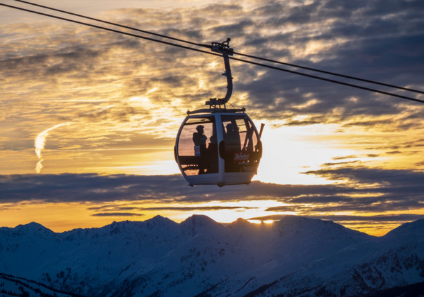     Gondola in the sunrise 