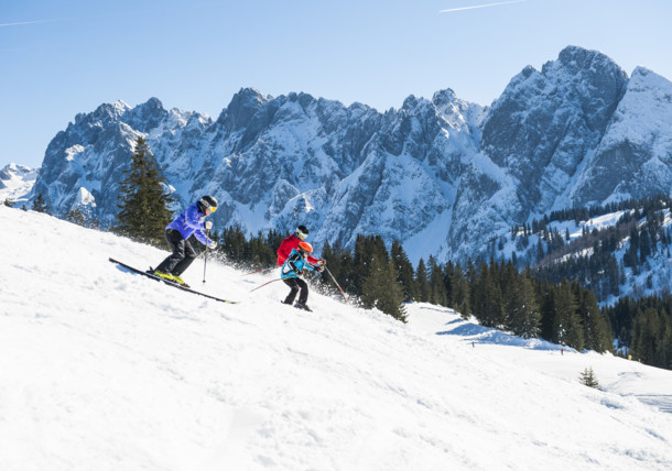     Lyžování v Horním Rakousku v lyžařské oblasti Dachstein West 