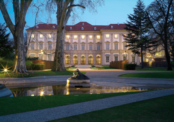     Liechtenstein Garden Palace and park / Liechtenstein Garden Palace