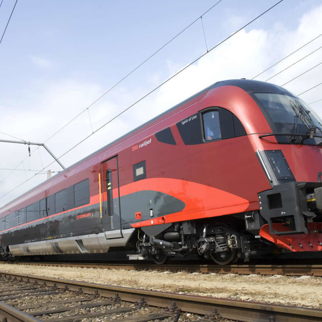 Mit der Bahn von der Schweiz nach Österreich