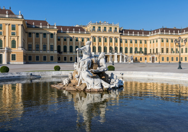 Ehrenhof (Court of honour) Schönbrunn Palace 