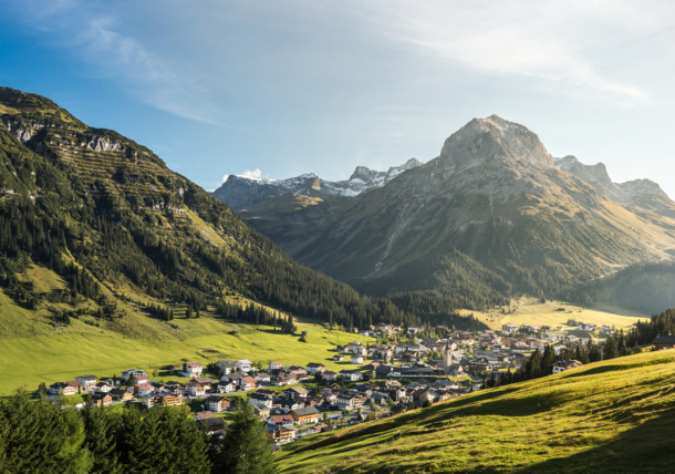     view to the village Lech am Arlberg / Lech am Arlberg