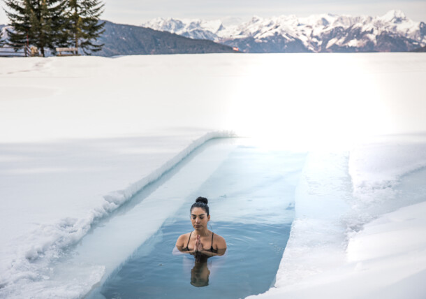 Finding the Winter Light - ice swimming in the region of Altenmarkt-Zauchensee