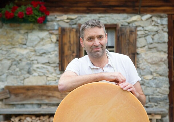     Cheesemaker Edi from the Eng Alm cheese dairy in Tyrol 