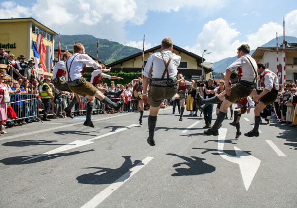     Performance of a regional dance during the folk festivalGauder Fest 