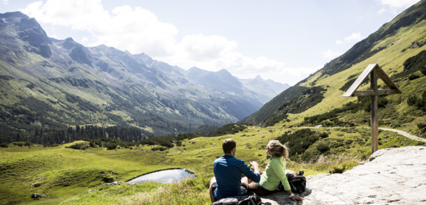     Recharge your batteries on a hike in Silbertal 