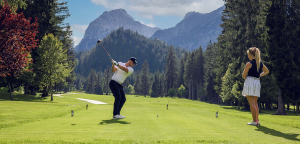     Golfing in Pertisau on Lake Achensee 