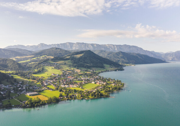     Blick auf Weyregg am Attersee / Weyregg am Attersee