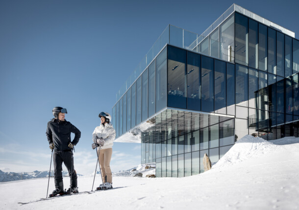     Skiing in Ötztal valley, Sölden Restaurant Ice Q / Ice Q