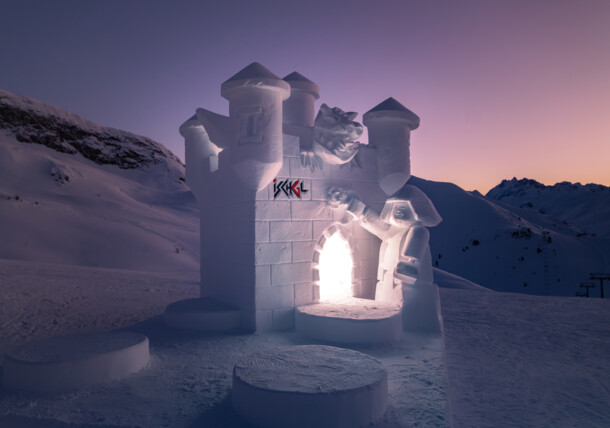     Ischgl in winter - snow sculpture competition "Shapes in White" / Ischgl